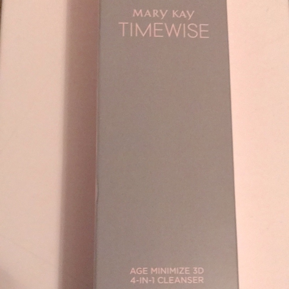 Timewise Age minimize 3D 4-in-1 cleanser